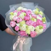 Букет эустомы и пионов