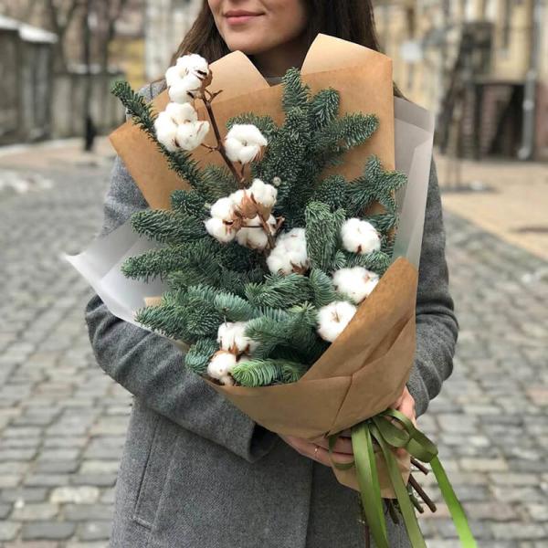  Зимний букет из нобилиса и хлопка