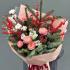 Зимовий букет з трояндами, ілексом, протеями та ялиною