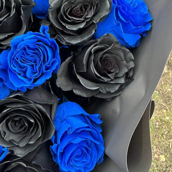 Роза черная Black Rose