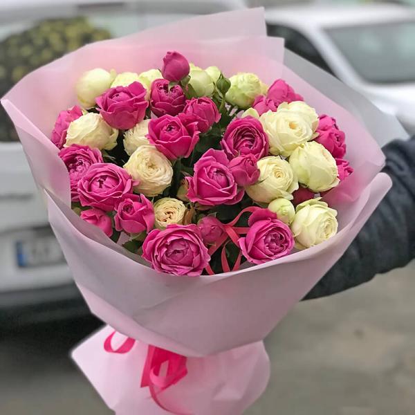 Букет з піонодібних троянд