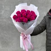 Букет 15 малинових троянд "Gotcha", (Еквадор)
