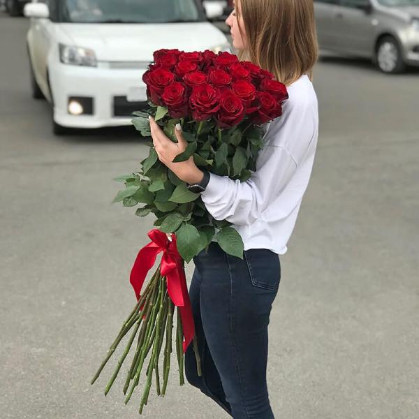 Букет высоких красных роз (21 шт., 130 см)