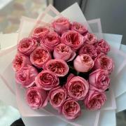 Букет из 25 розовых пионовидных роз