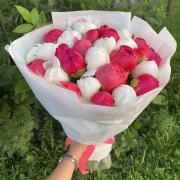Букет из 25 белых и коралловых пионов
