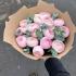 Букет из 15 ранункулюсов и эвкалипта
