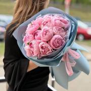Букет 15 розовых пионов 