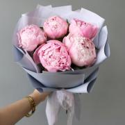 Букет из 5 розовых пионов