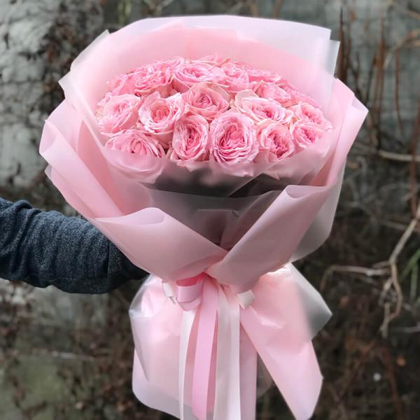 Букет из 25 розовых пионовидных роз Pink O'Hara