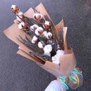 Букет из хлопка и лаванды