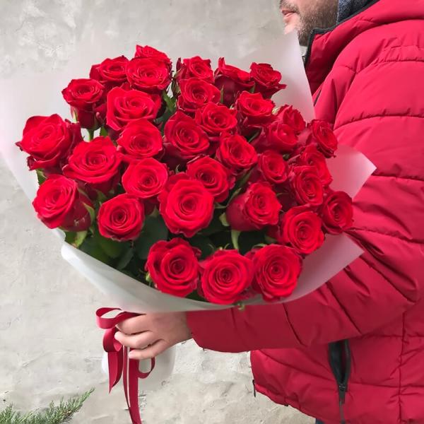 Букет из 35 шт красных роз Маричка, 70 см
