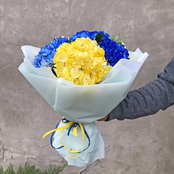 Букет из желто-голубой гортензии, 7 шт