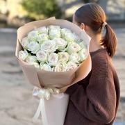 Букет 25 белых роз White O'Hara