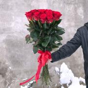 Букет из 25 метровых красных роз, 100 см