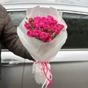 Букет малинових півонієподібних троянд Річ Бабблз
