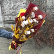 Букет з бавовни тритікуму та лагурусу