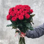 Букет із 25 червоних троянд, 80 см