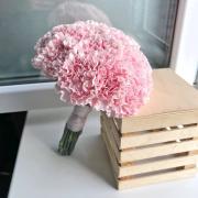 Букет невесты из розовых гвоздик (диантусов), 35 шт